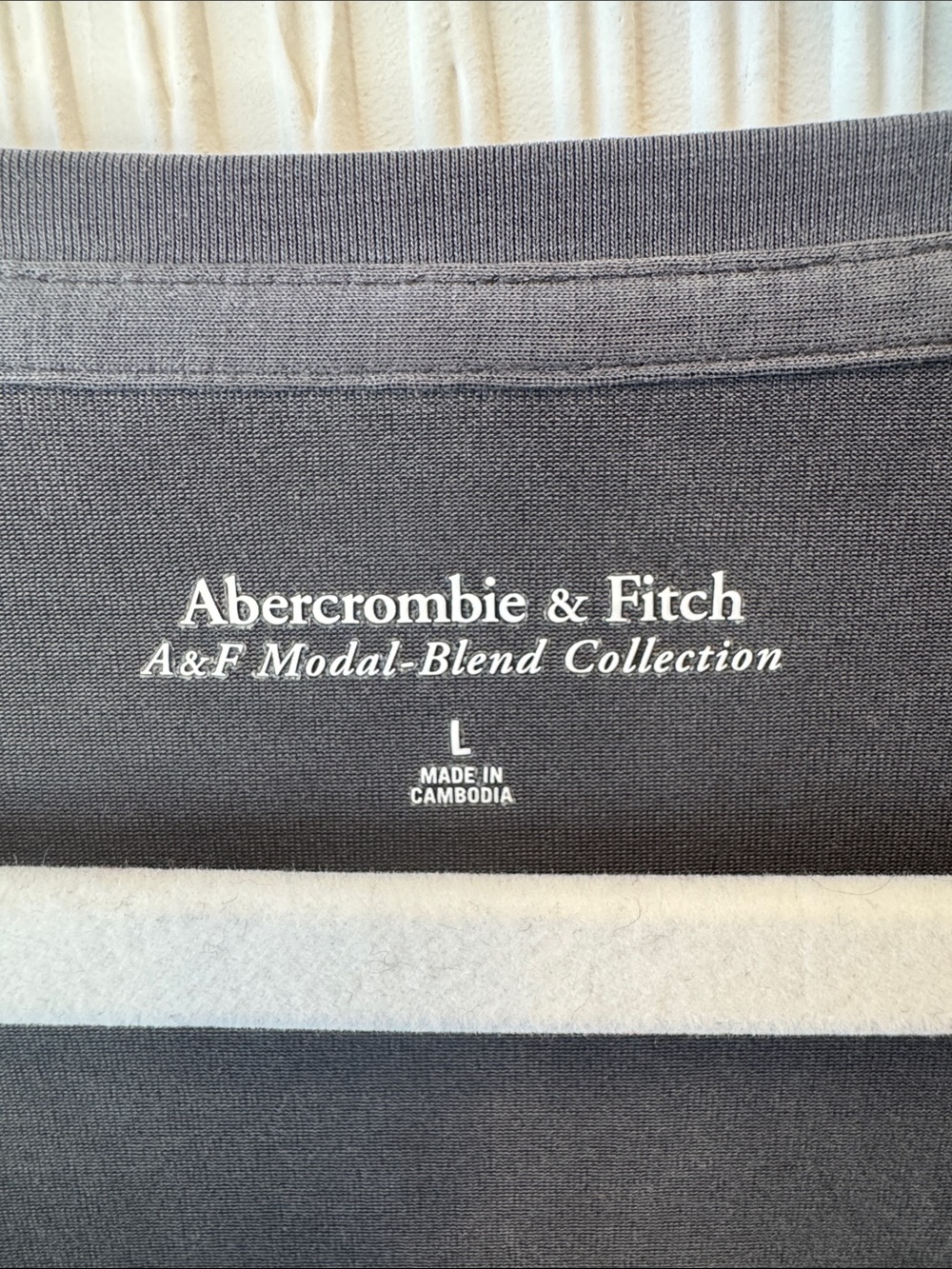 Abercrombie & Fitch Slate Gray V-Neck Boxy Tee N0509 - Picture 2 of 7